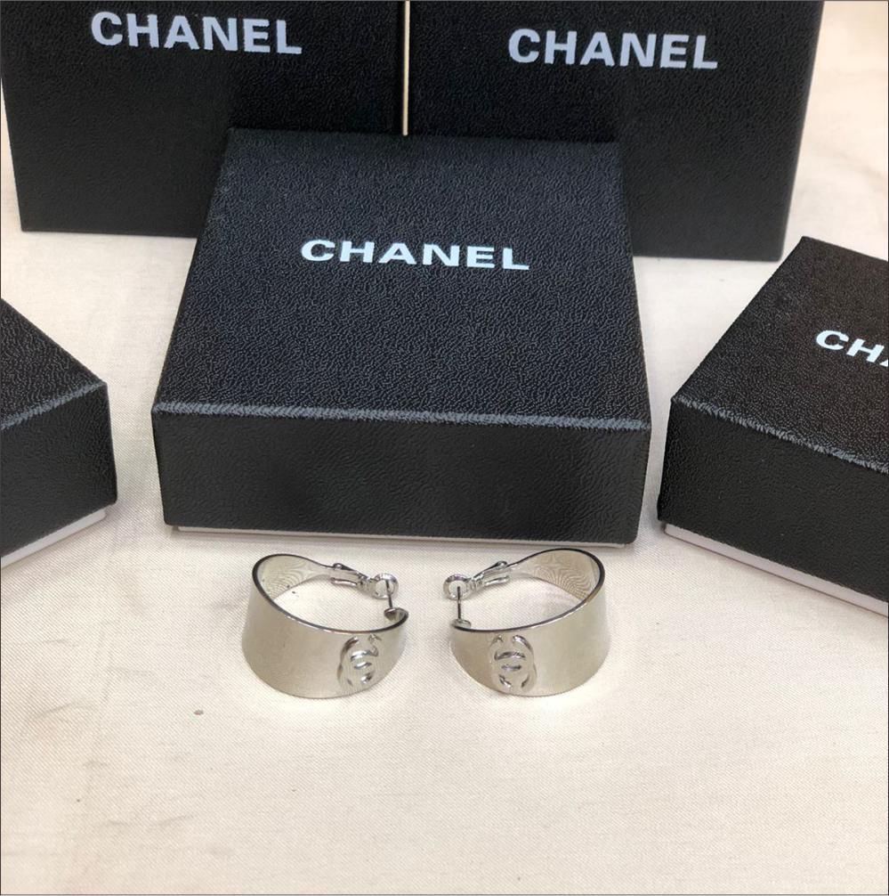 CHANEL Earing women jewellery