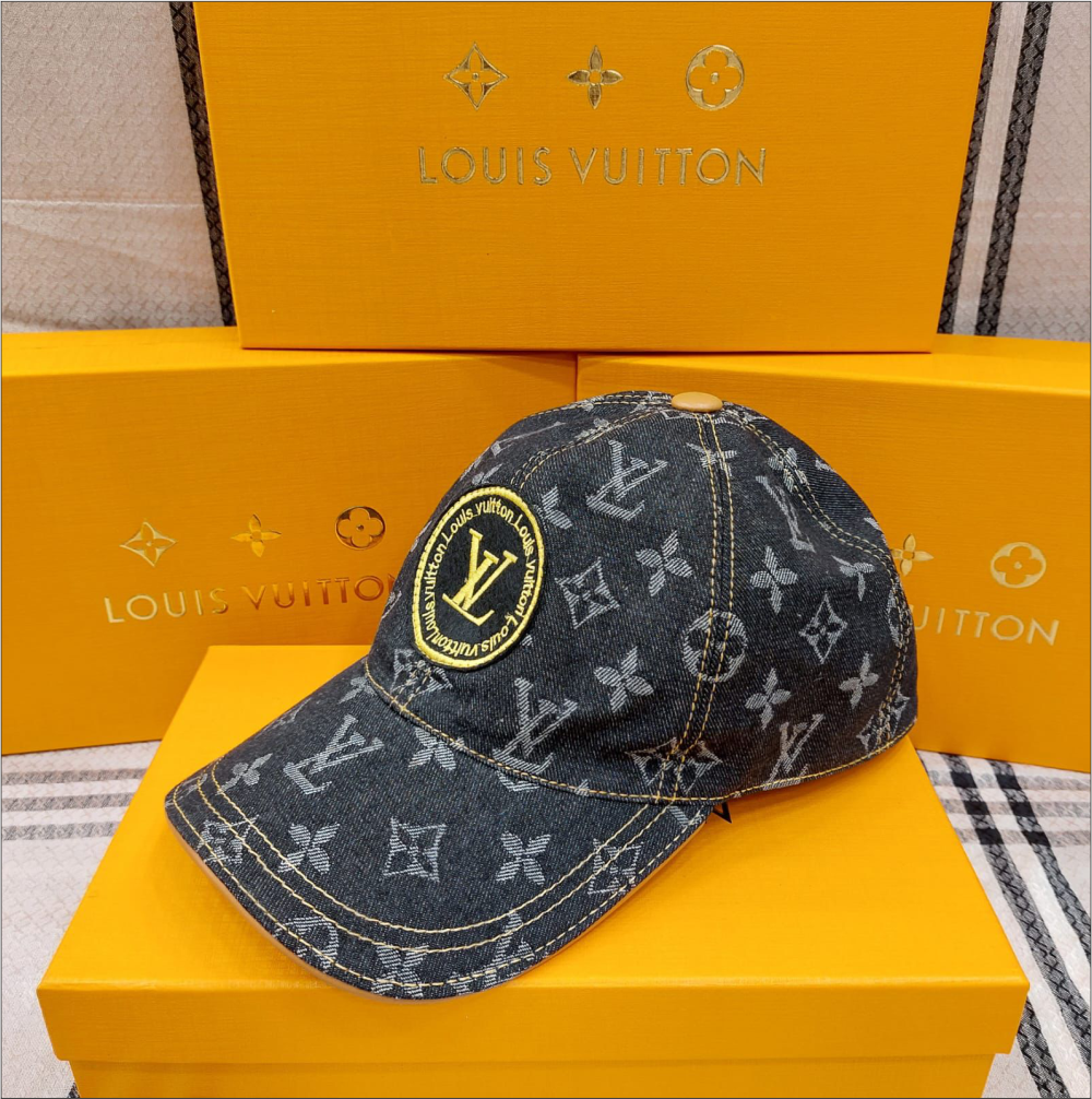 LOUIS VUITTON BLACK CAP